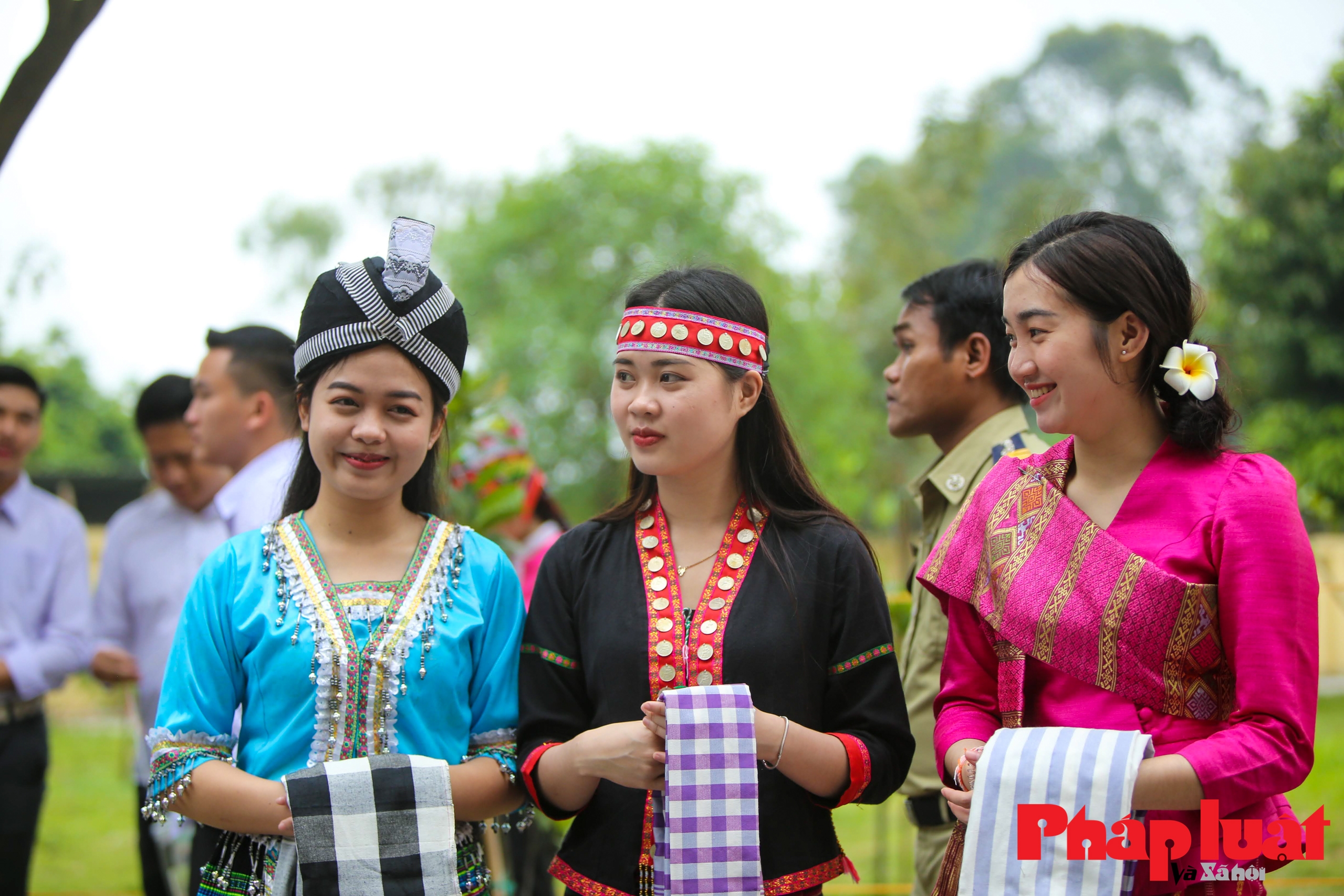 Sinh viên Lào, Campuchia đón Tết cổ truyền Bunpimay và Chol Chanam Thamay tại Hà Nội