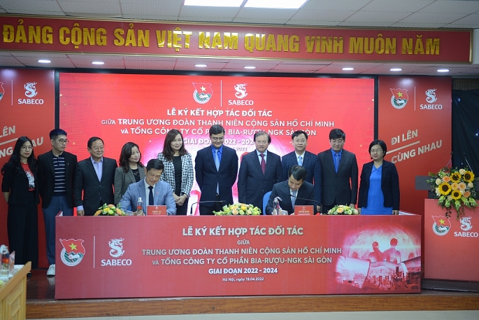 Hỗ trợ tài năng trẻ, thúc đẩy văn hóa, thể thao, du lịch và bền vững tại Việt Nam