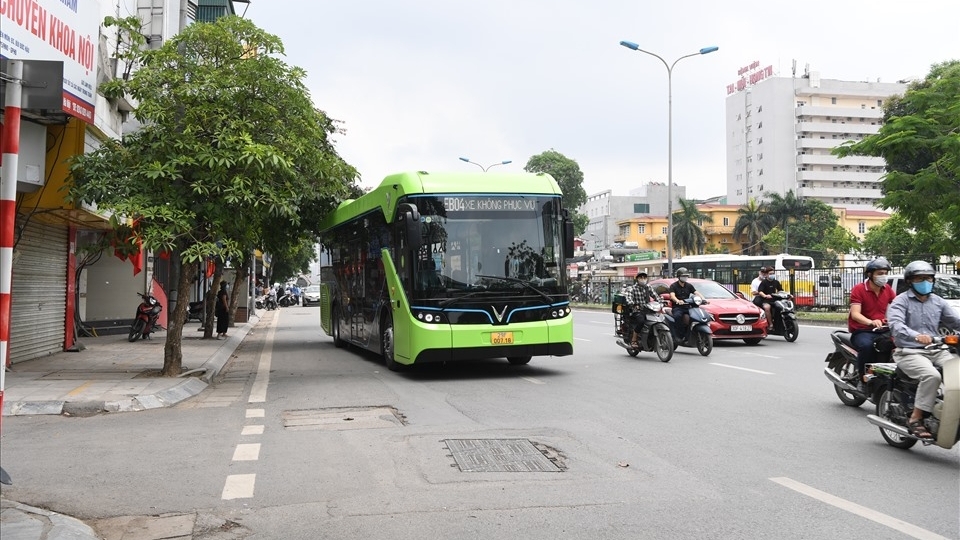Hà Nội mở thêm tuyến buýt điện nối KĐT Vin Smart City đến Long Biên