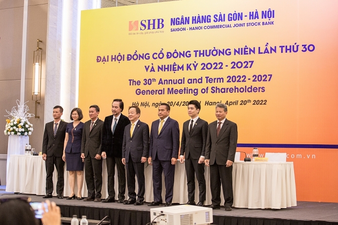 Hội đồng quản trị và Ban Kiểm soát Ngân hàng SHB nhiệm kỳ 2022 – 2027 ra mắt Đại hội đồng cổ đông