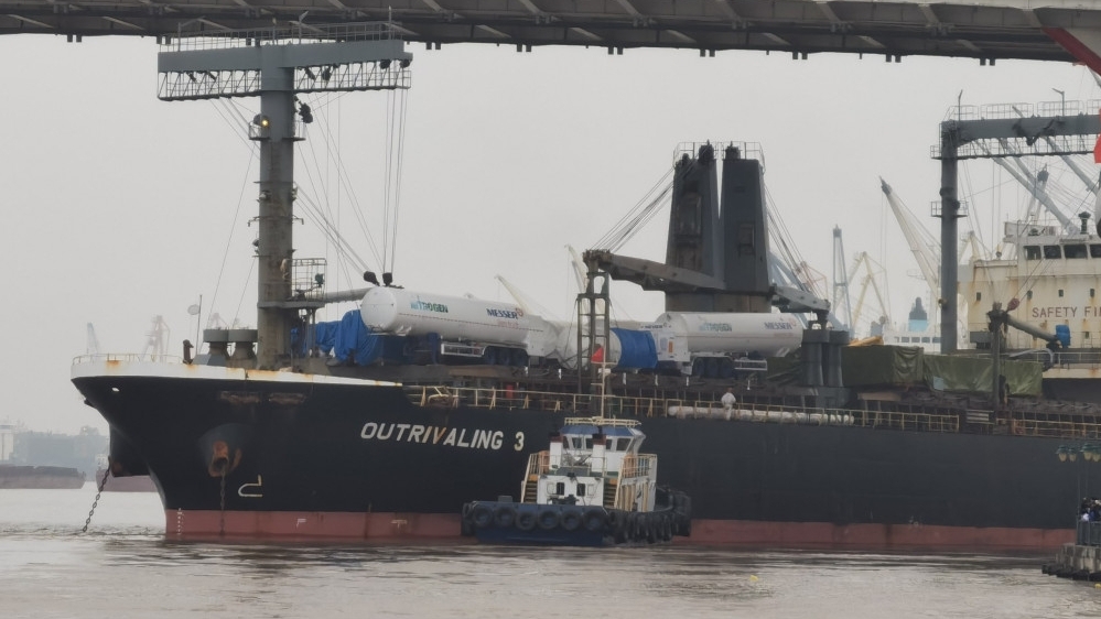Hải Phòng: Làm rõ nguyên nhân tàu hàng 12.000 tấn va trôi vào cầu Hoàng Văn Thụ