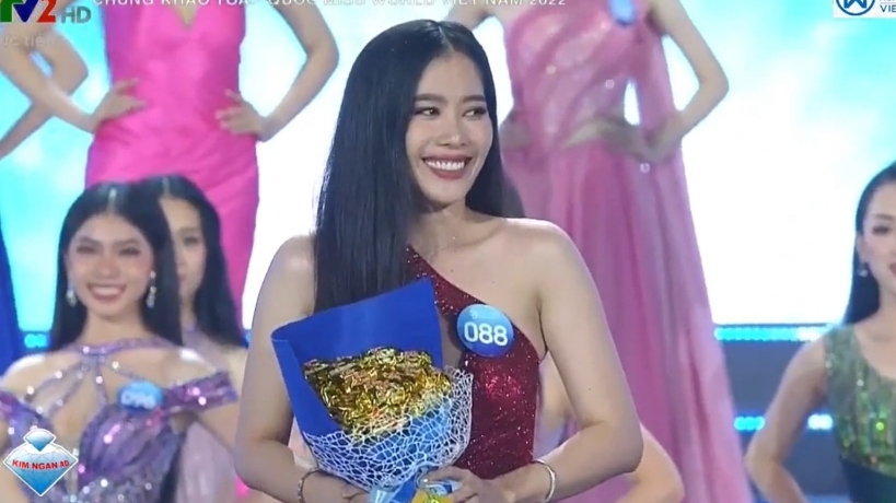 Chiến thắng giải thưởng "Người đẹp truyền thông", Nam Em vẫn trượt Top 20 chung kết