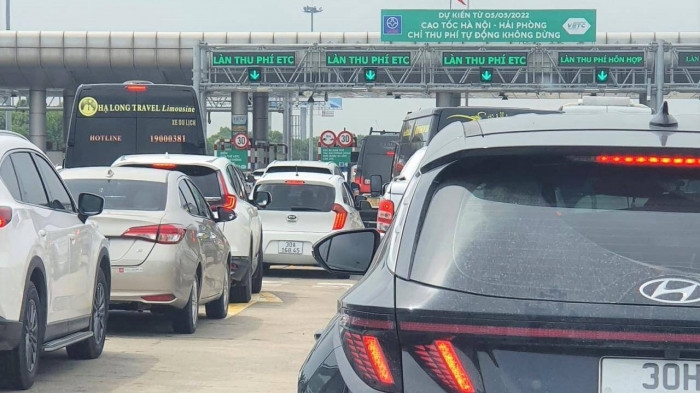 Cáp quang bị đứt khiến hệ thống thu phí tự động không dừng tuyến cao tốc Hà Nội - Hải Phòng bị dừng trong nhiều giờ
