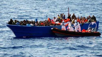 Lật thuyền ngoài khơi Tây Ban Nha, 26 người di cư mất tích