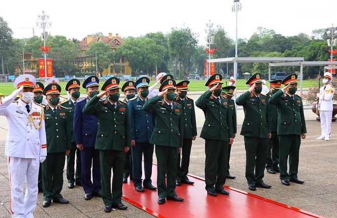 Đoàn đại biểu Quân đội nhân dân Việt Nam vào Lăng viếng Chủ tịch Hồ Chí Minh