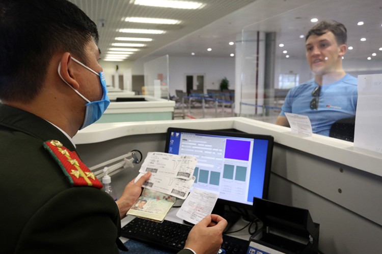 9 cửa khẩu hàng không cho phép người nước ngoài xuất nhập cảnh bằng thị thực điện tử