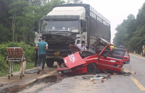 Nghệ An: 4 người thương vong trong vụ tai nạn giao thông