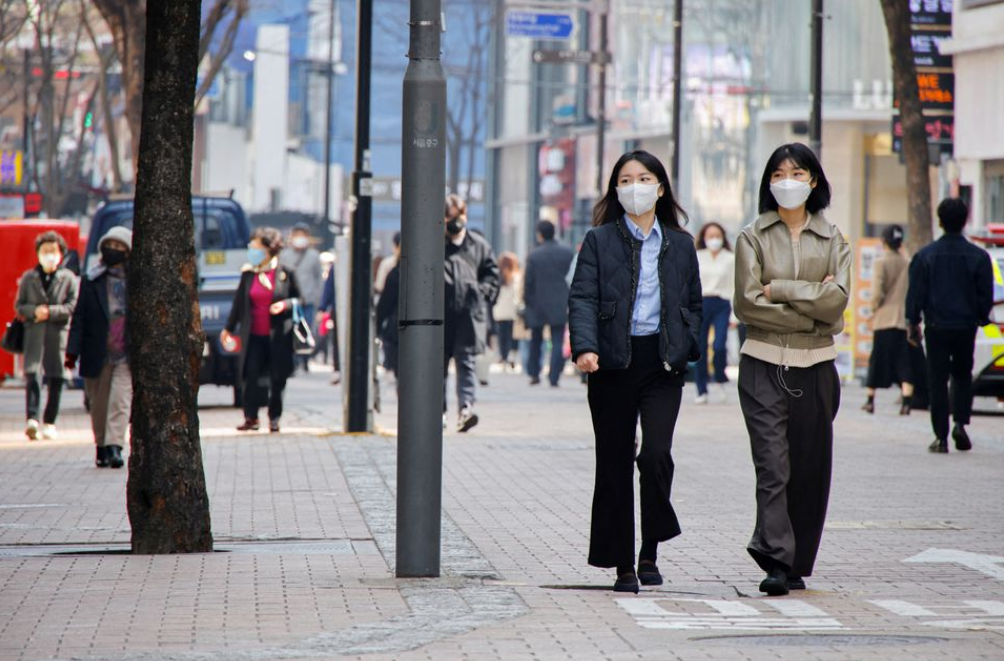Quy định đeo khẩu trang ngoài trời bị bãi bỏ tại Hàn Quốc