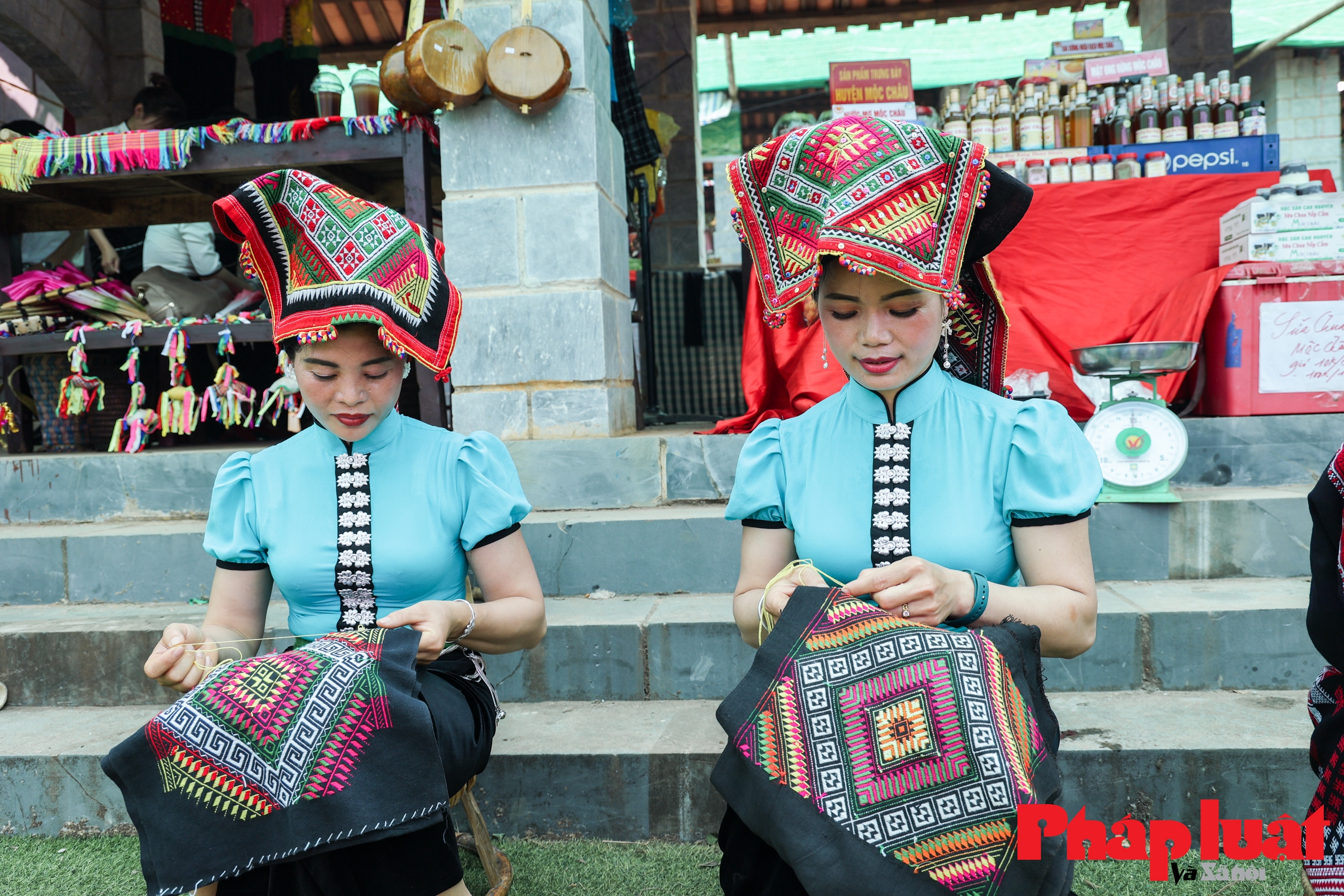 Rực rỡ sắc màu văn hoá dân tộc vùng cao giữa lòng Hà Nội