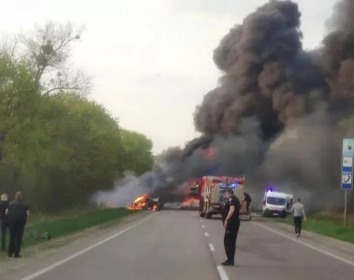 Tai nạn giao thông thảm khốc ở Ukraine, hàng chục người thương vong