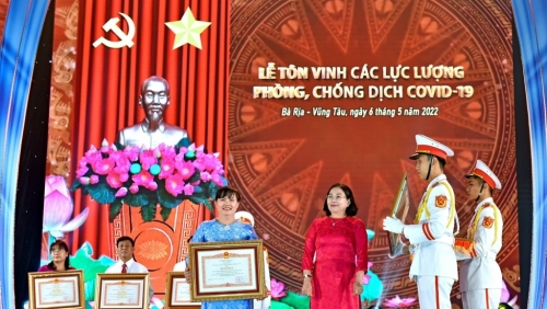 Công ty TNHH Lan Anh nhận bằng khen của Thủ tướng Chính phủ cho công tác phòng, chống dịch Covid -19