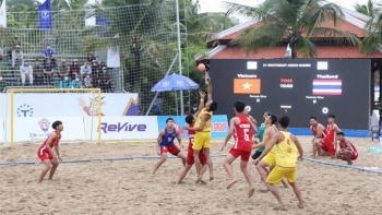 Đánh bại Thái Lan, bóng ném bãi biển Việt Nam chạm một tay đến tấm huy chương Vàng