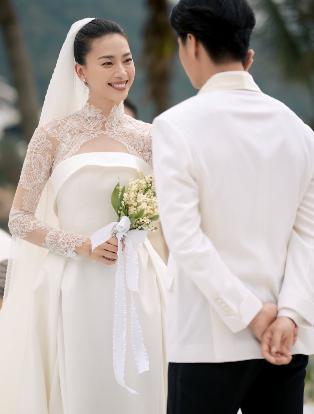 Tung ảnh cưới đẹp như mơ, Ngô Thanh Vân nhắn gửi ông xã: Sẵn sàng làm
