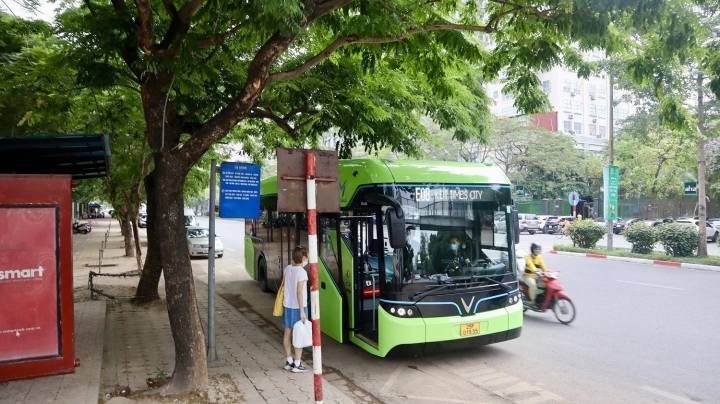 Hà Nội có thêm tuyến xe buýt điện thứ 7