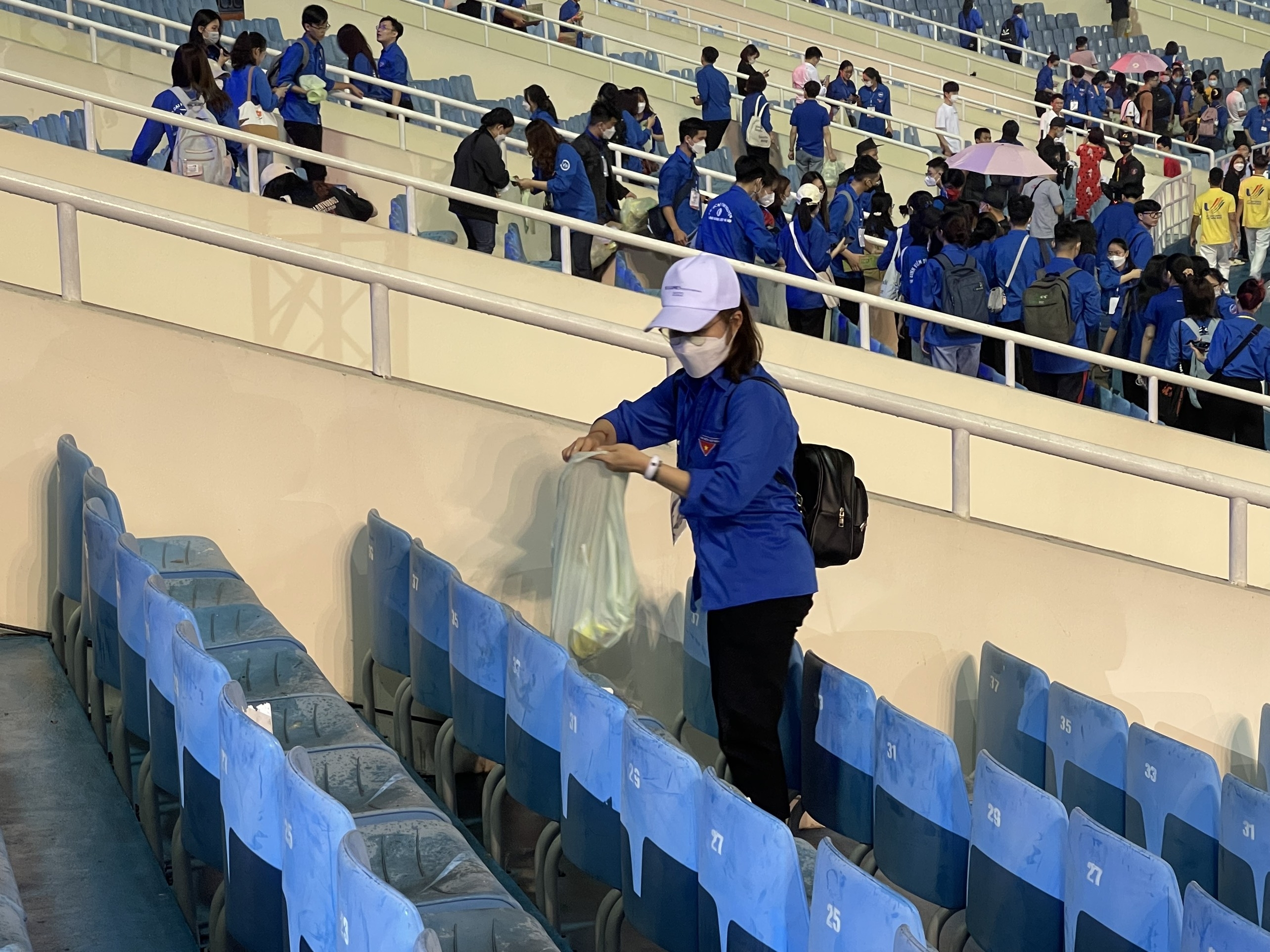 Những hình ảnh đẹp của màu áo Thanh Niên Thủ đô sau lễ khai mạc SEA Games 31