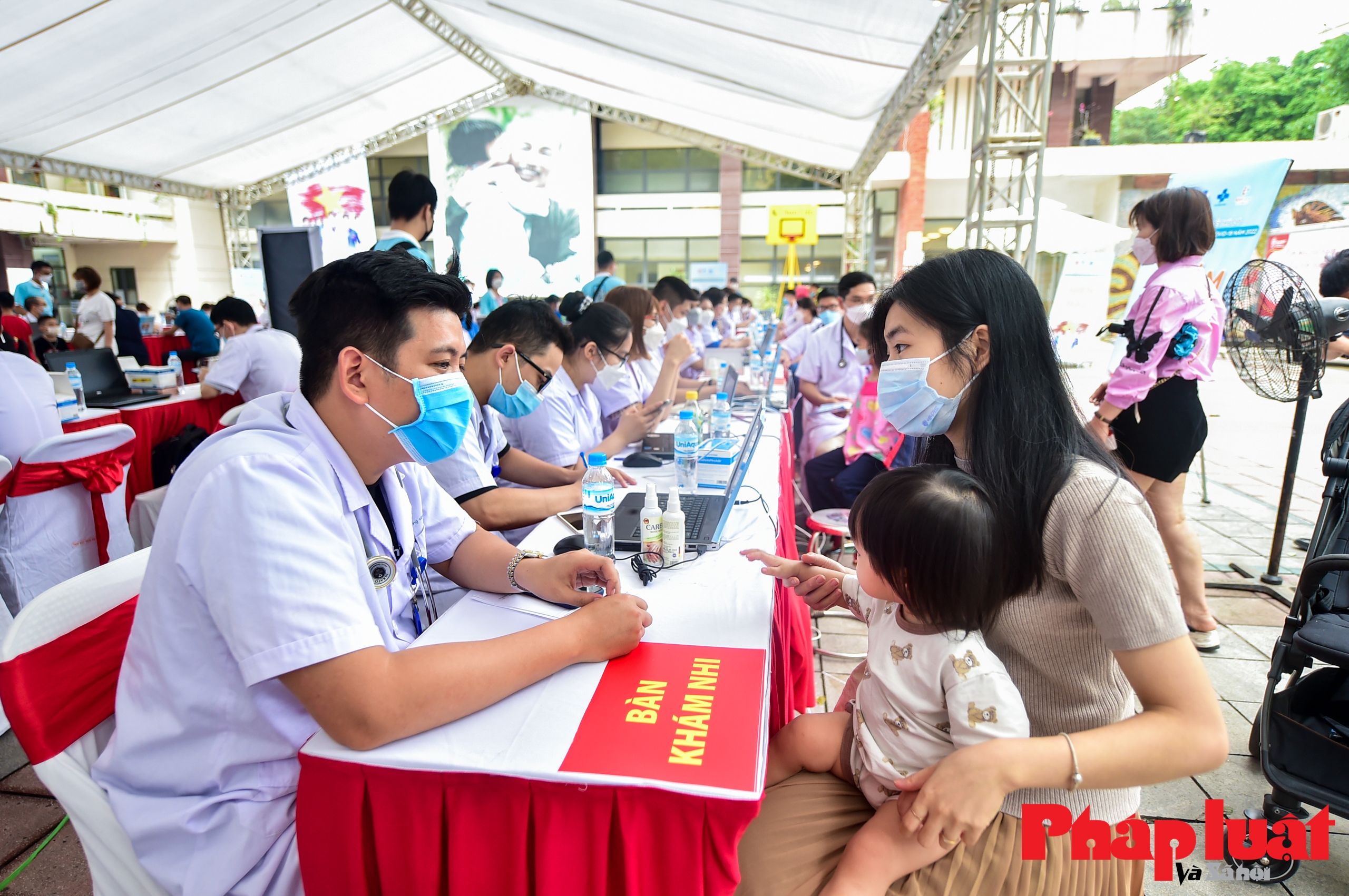 Hà Nội tổ chức khám sức khoẻ miễn phí cho hơn 3000 tình nguyện viên SEA Games 31