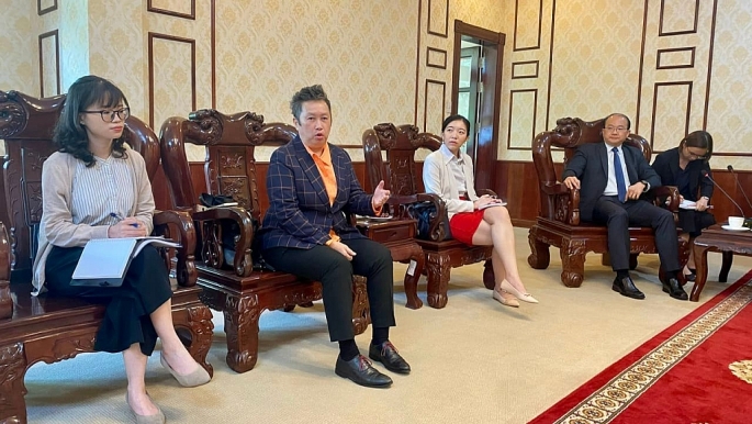 Bà Amy Wee - Giám đốc quốc gia Liên đoàn doanh nghiệp Singapore tại Việt Nam (thứ 2, trái sang) mong nhiều doanh nghiệp Singapore sẽ đầu tư tại Bình Phước
