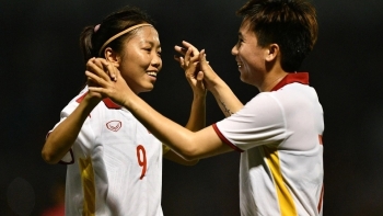 Thắng đậm Campuchia, đội tuyển nữ Việt Nam giành quyền vào bán kết