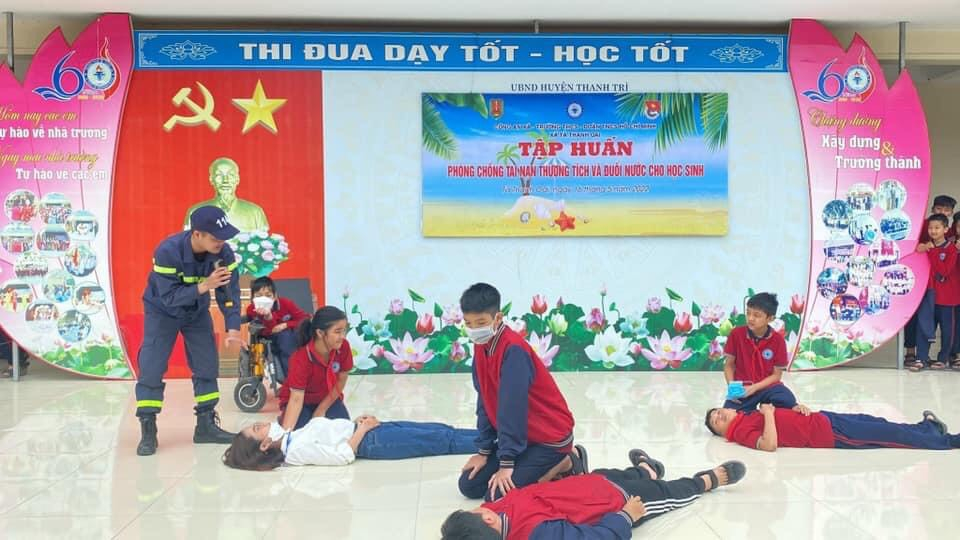 CATP Hà Nội tập huấn phòng chống thương tích, đuối nước cho học sinh.
