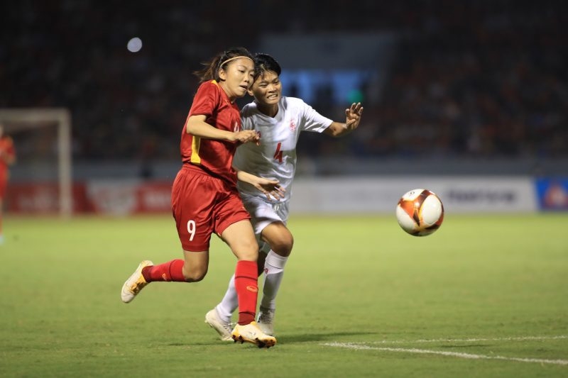Huỳnh Như (9) ghi bàn thắng duy nhất của trận đấu
