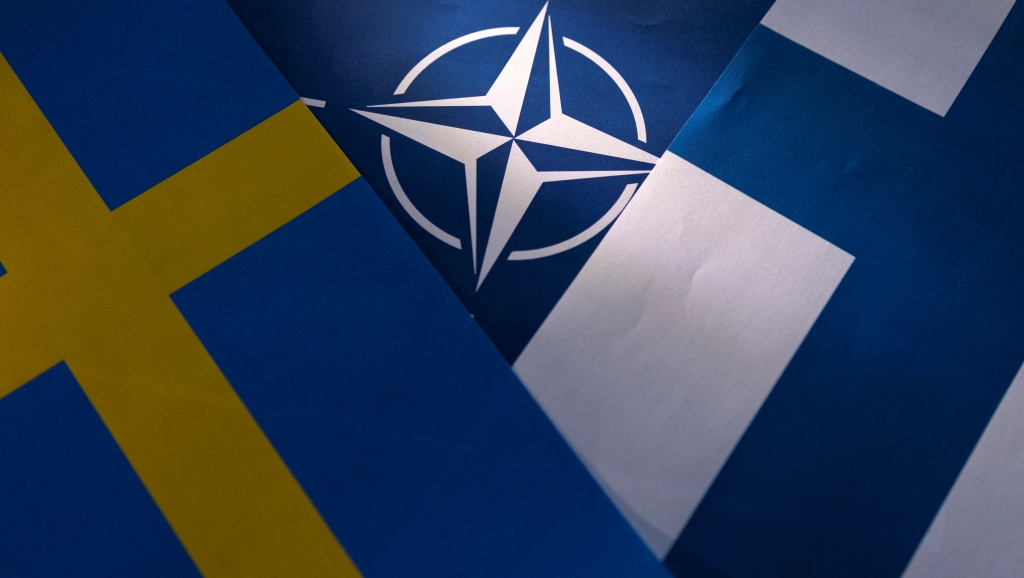 Thụy Điển, Phần Lan chính thức nộp đơn xin gia nhập NATO