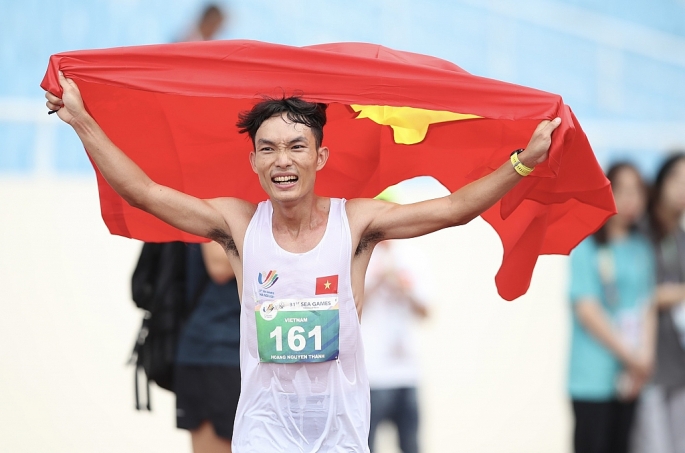 Hoàng Nguyên Thanh mang về tấm HCV lịch sử cho marathon Việt Nam