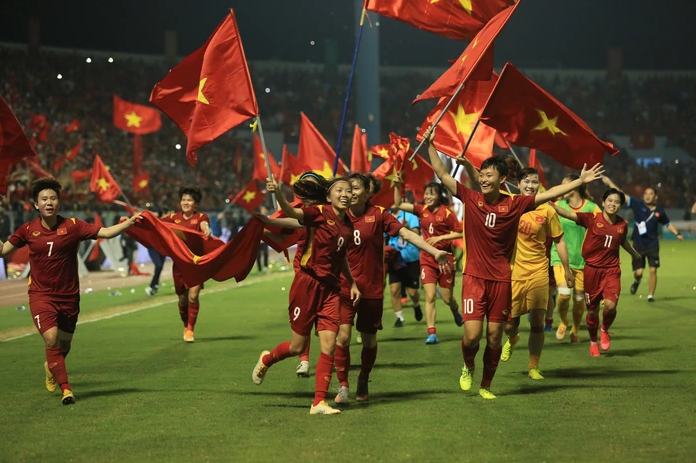 Những cô gái kim cương của bóng đá Việt Nam