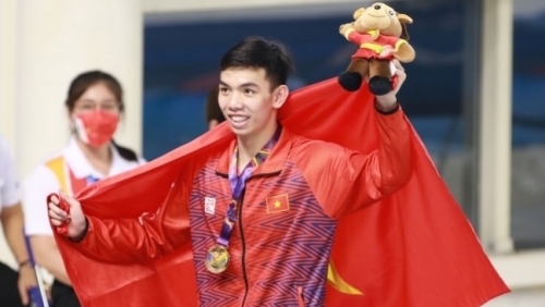 “Chiến binh sao vàng” Nguyễn Huy Hoàng - Nguyễn Thị Oanh được vinh danh vận động viên xuất sắc nhất SEA Games 31