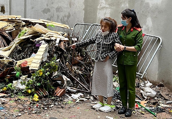 Trần Thị Thanh Hải đến hiện trường nơi đối tượng vứt bỏ tang vật vụ án
