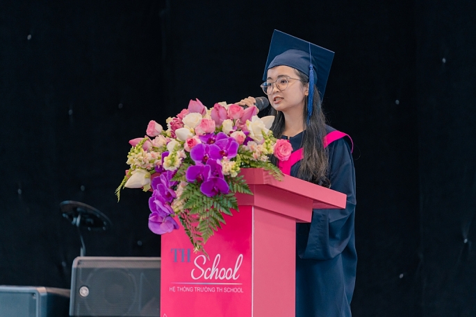 Đại diện khóa 2021, em Hoàng Xuân Ngân đã có những chia sẻ đầy xúc động về khoảng thời gian học tập dưới mái trường TH School
