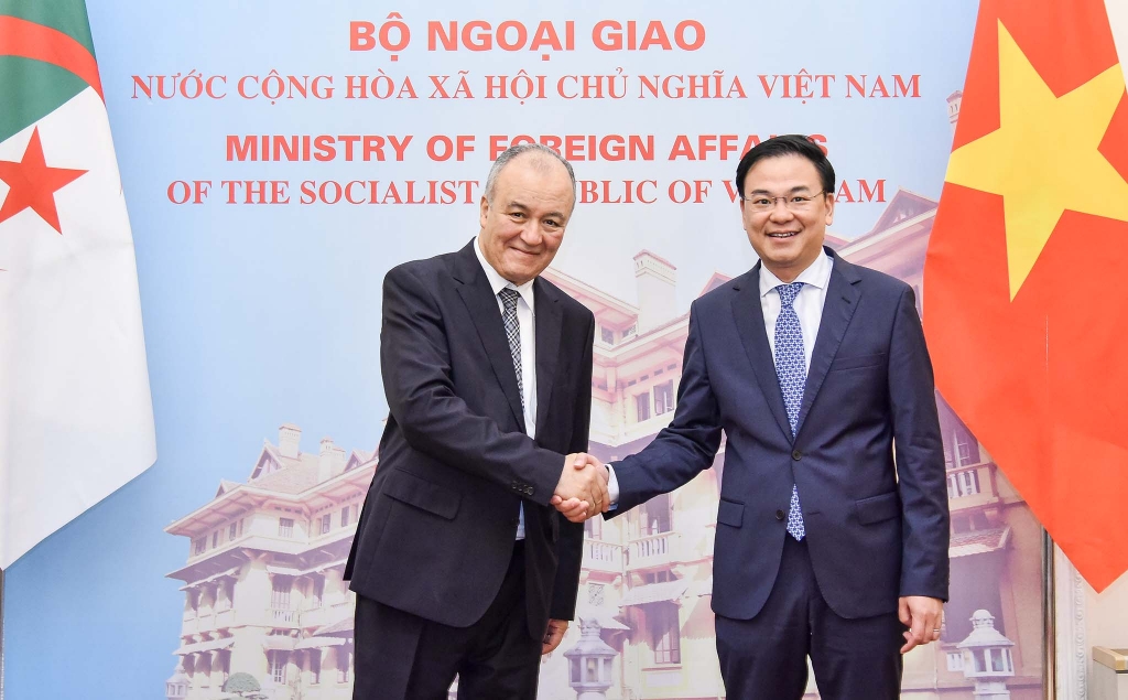 Việt Nam và Algeria tiếp tục hợp tác chặt chẽ, tích cực ủng hộ lẫn nhau tại các tổ chức quốc tế