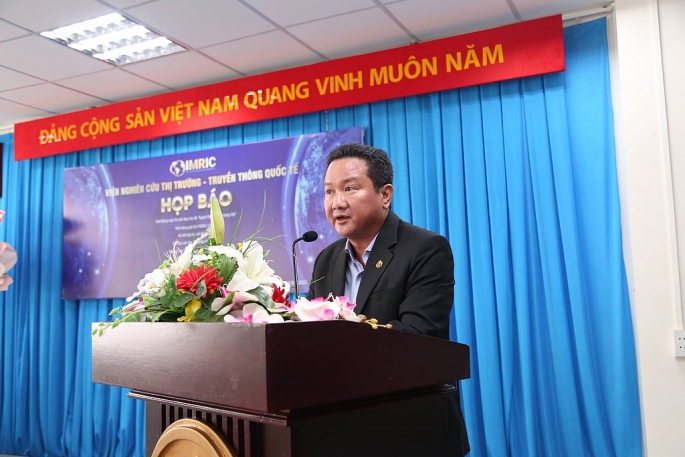 Phát biểu tại buổi họp báp, Nhà báo, Luật gia Hồ Minh Sơn – Viện trưởng Viện IMRIC  