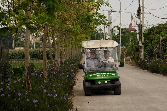 Du khách trải nghiệm du lịch sinh thái ở huyện Thường Tín, Hà Nội