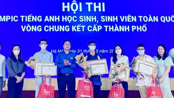 Top 4 xuất sắc nhất của Hội thi Olympic tiếng Anh học sinh, sinh viên thành phố Hà Nội