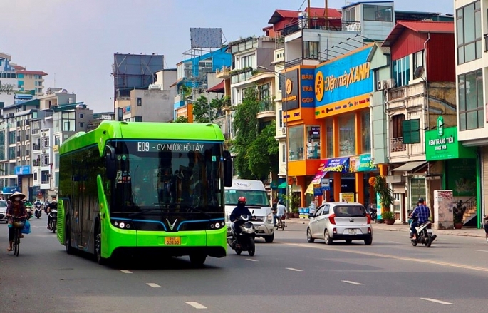 Hà Nội có thêm tuyến xe buýt điện thứ 8 để phục vụ người dân