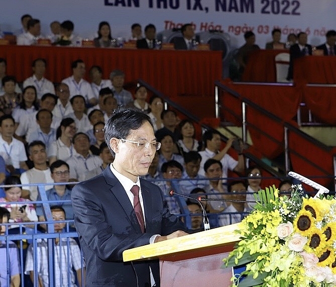 Đầu Thanh Tùng, Tỉnh ủy viên, Phó Chủ tịch UBND tỉnh phát biểu tại buổi lễ