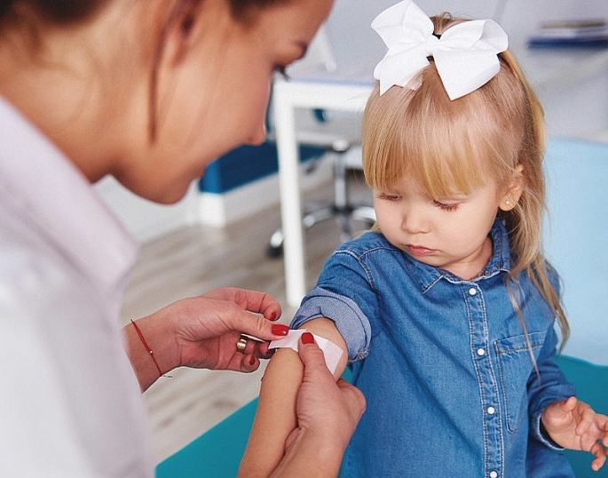 Khuyến nghị tiêm vắc-xin Pfizer và Moderna cho trẻ em