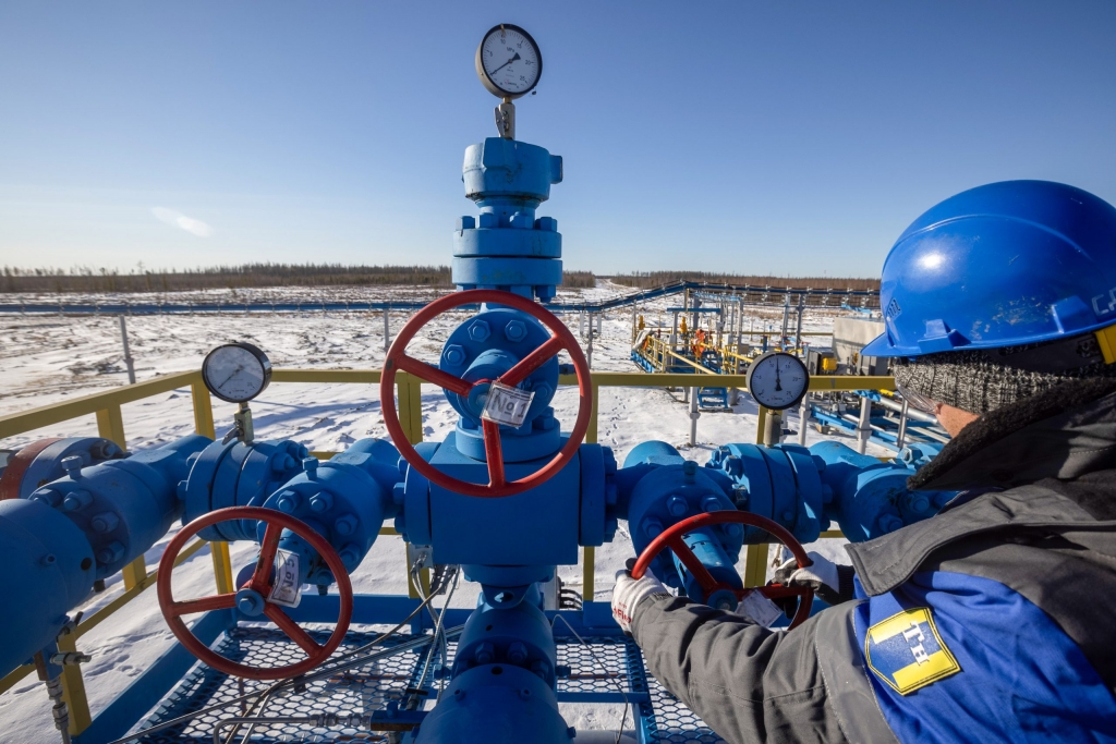 Dù chịu nhiều lệnh trừng phạt, Nga vẫn đạt doanh thu “khủng” từ dầu khí