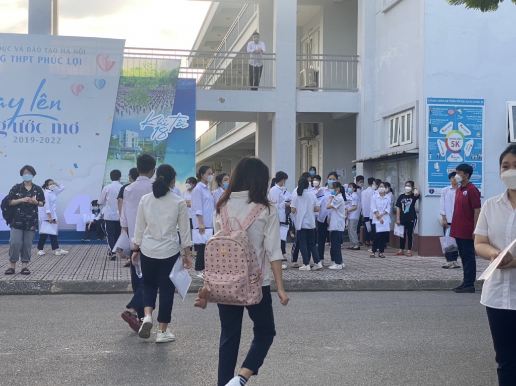 Hà Nội: Gần 107.000 thí sinh chính thức thi môn Ngữ văn