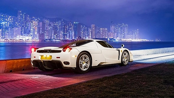 Ấn tượng với Ferrari Enzo màu trắng độc nhất vô nhị