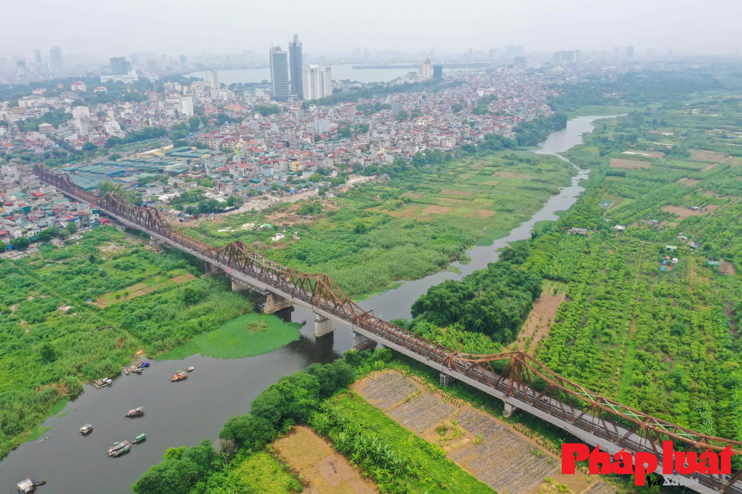 Hà Nội lắp rào phân cách chặn xe ba bánh, ô tô cố tình lên cầu Long Biên
