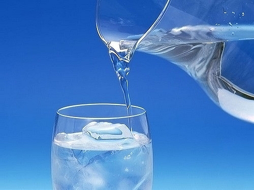 Mùa Hè uống nhiều nước lạnh có nguy cơ "đóng băng" não