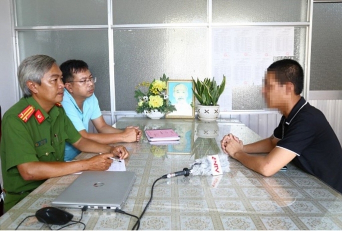 Một nạn nhân ở Sóc Trăng đến trình báo CQCA về việc bị lừa sang Campuchia làm việc, bị cưỡng bức lao động và đòi tiền chuộc 80 triệu đồng