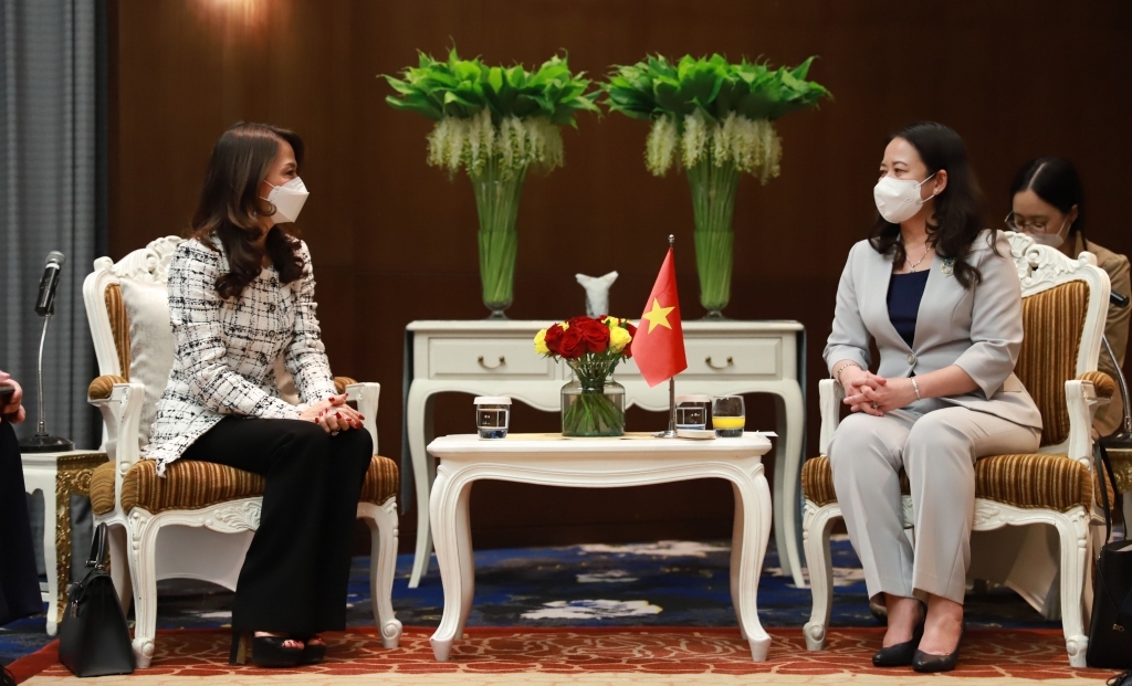 Bộ trưởng Malaysia ấn tượng về những thành tích của Việt Nam trong công tác bình đẳng giới