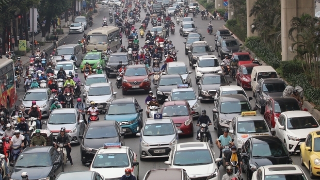 Hà Nội: Đề xuất tách riêng làn ô tô, xe máy trên đường Nguyễn Trãi