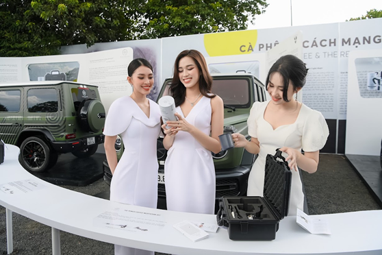 Hoa hậu Tiểu Vy, Hoa hậu Đỗ Thị Hà và người đẹp Anh Thư ấn tượng với bộ tuyệt phẩm cà phê năng lượng phục vụ Lối sống Tỉnh thức 
