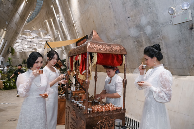 Hoa hậu Giáng My, Á hậu Trương Thị May và người đẹp Anh Thư khám phá nền văn cà phê Ottoman tại hành trình “Tỉnh thức là có thể”