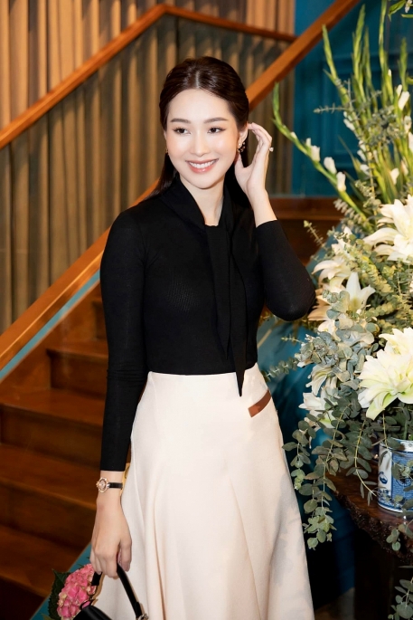 Nhan sắc đời thường của Hoa hậu Đặng Thu Thảo