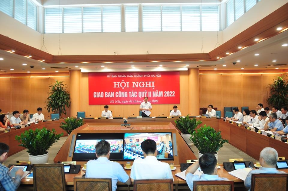 Phó Chủ tịch Thường trực phụ trách điều hành UBND TP Hà Nội Lê Hồng Sơn chủ trì hội nghị giao ban công tác quý II/2022 của UBND TP