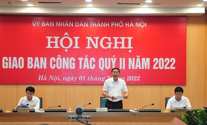 Phó Chủ tịch Thường trực phụ trách điều hành UBND TP Hà Nội Lê Hồng Sơn chủ trì hội nghị 